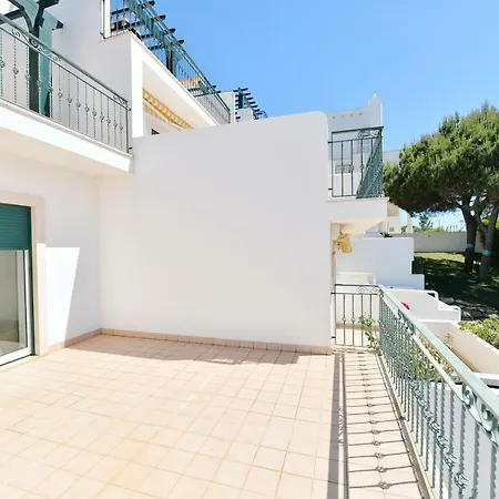Townhouse Next To Falesia * אלבופיירה
